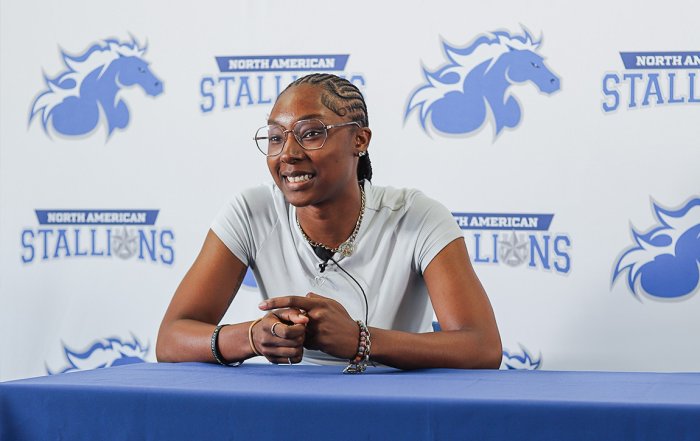 NAU star Kierra Rivers signs